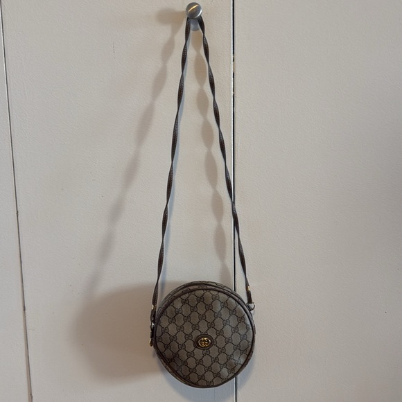 Vintage Gucci Canteen Crossbody - ➡️ main callout strap stays curled ⬅️ - Picture 3 of 14